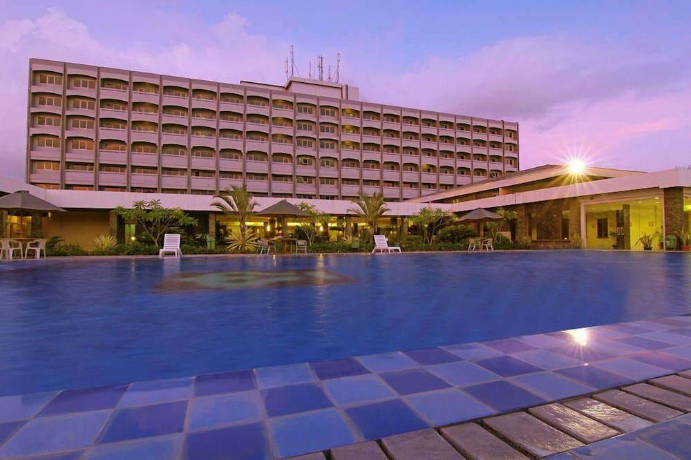 Pangeran Beach Hotel Padang  Exterior photo