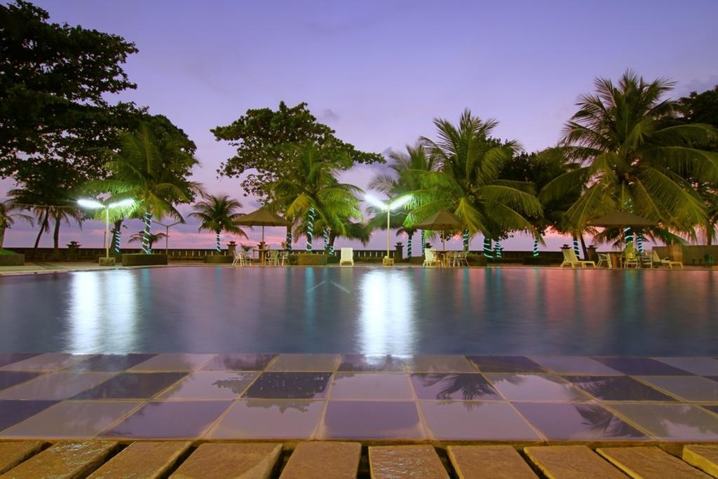 Pangeran Beach Hotel Padang  Exterior photo