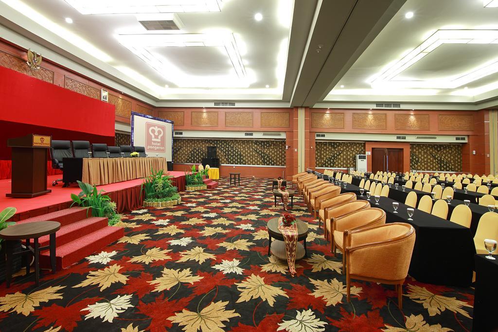 Pangeran Beach Hotel Padang  Exterior photo