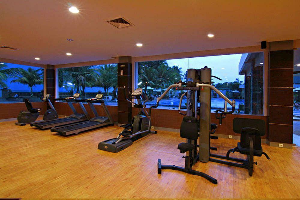 Pangeran Beach Hotel Padang  Exterior photo