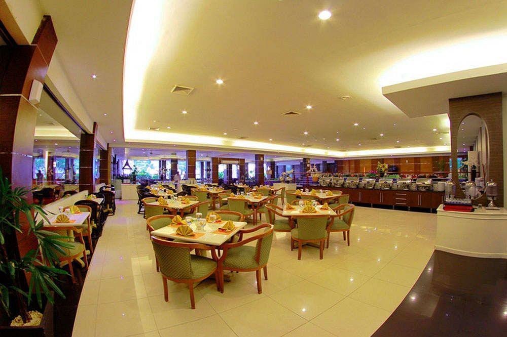 Pangeran Beach Hotel Padang  Exterior photo