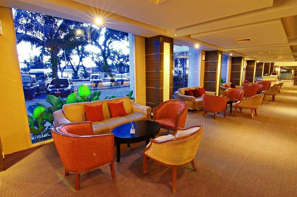 Pangeran Beach Hotel Padang  Exterior photo